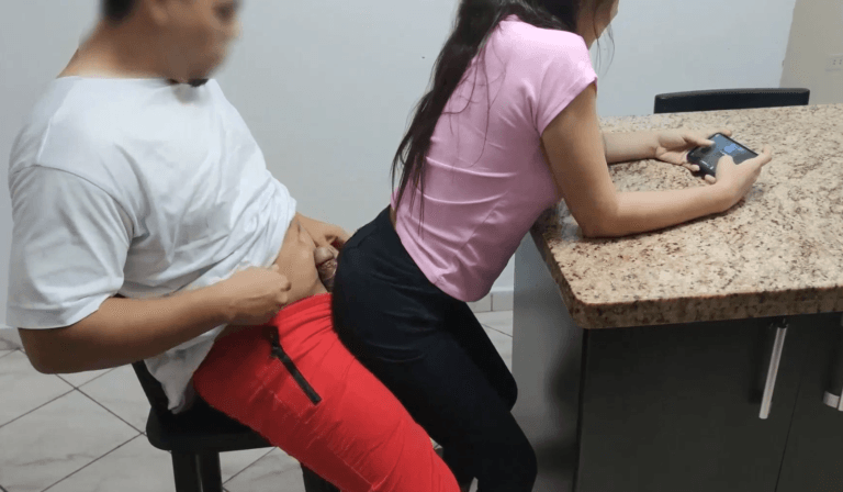 PINK TINY – ME FOLLE A PUTITA POR SUS 18 AÑOS